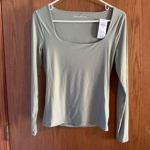 Abercrombie & Fitch Women's double layer Long Sleeve Top in Sage Green Sz M